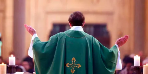 Descubren a sacerdotes, un Díacono y hasta un Obispo falso en la región de Atlixco 