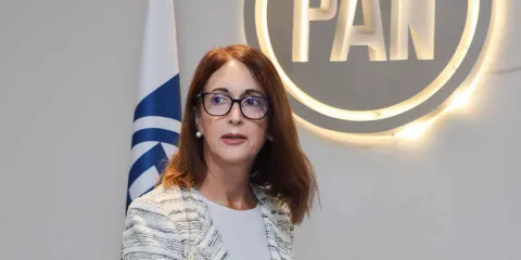Acusa Augusta Díaz de Rivera campaña difamatoria por supuesto faltante de laptops