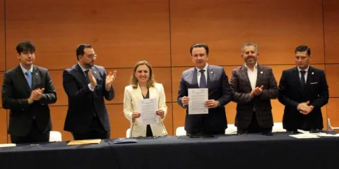 Coparmex firma convenio con empresarios de Asturias para impulsar negocios