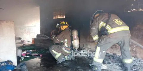 Incendio en taller mecánico moviliza a cuerpos de emergencia en Texmelucan