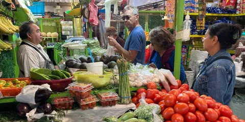 Menos compras y porciones, la estrategia familiar para salir adelante con los incrementos 