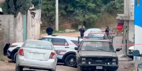 Matan a balazos a un hombre dentro de su auto en Canoa 