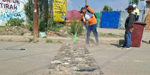 “Barriendo tu Calle” fortalece servicios de limpia en juntas auxiliares de San Pedro Cholula