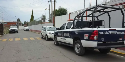 Amenaza de tiroteo en secundaria de Coronango provoca evacuación y fuerte operativo