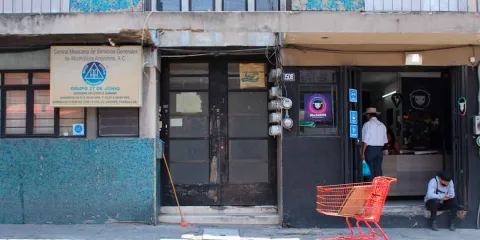 A falta de regulación, los “Anexos” son centros de malandros