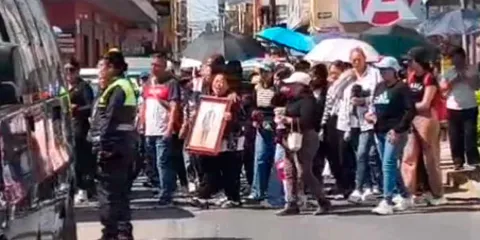 Familiares y amigos exigen detención del asesino de Jonathan