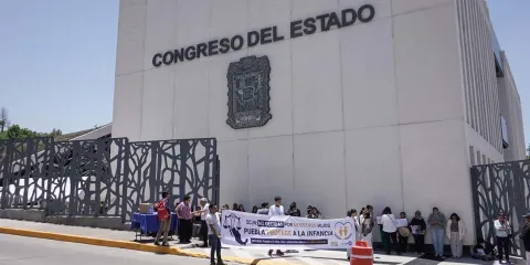 Con 17 mil firmas, buscan frenar reforma de identidad de género infantil en Puebla
