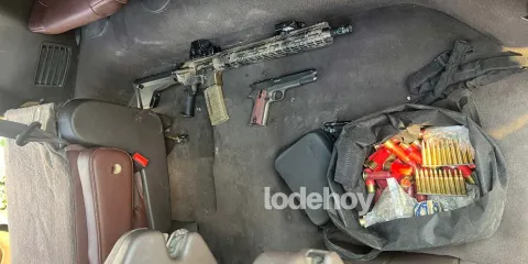 Aseguran dos camionetas con armas en la autopista México-Puebla