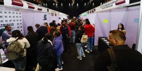 Crece el empleo en México: servicios impulsan recuperación laboral