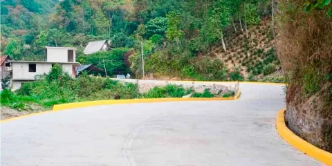 Entregan obras de pavimentación en Tlalmaya y Papatlatla, Huauchinango
