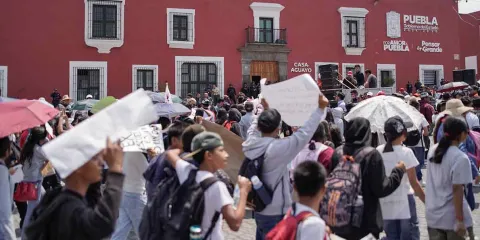 FNERRR desata mega marcha en Puebla y exige apoyo para estudiantes