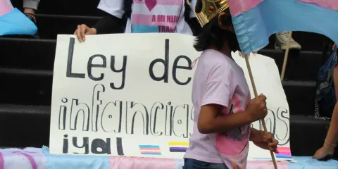Gana tiempo el Congreso de Puebla para legislar por infancias trans