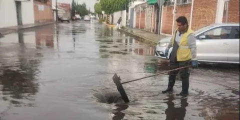 Agua de Puebla desazolva mil kilómetros de drenaje para prevenir inundaciones en temporada de lluvias
