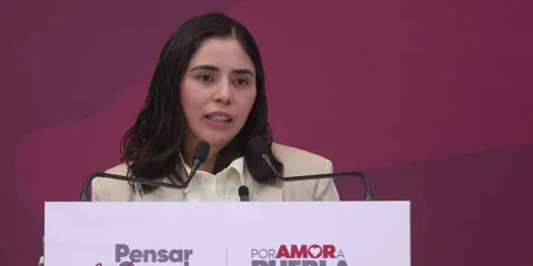 Mayra Orellana deja secretaría
