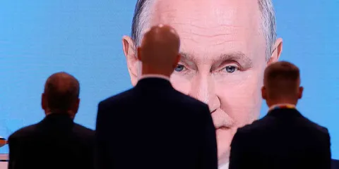 Rusia bloquea apps y refuerza control digital en medio de presión por la guerra