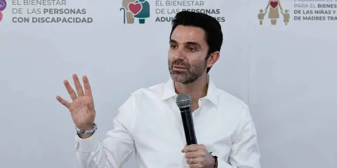 Rodrigo Abdala descarta ventaja política en Morena y se mantiene en Bienestar Puebla