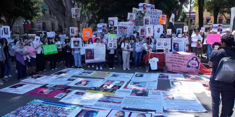 Madres buscadoras marchan en Puebla para exigir justicia y localizar a desaparecidos