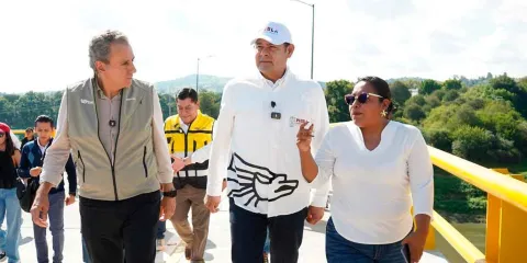 Pepe Chedraui y Alejandro Armenta supervisan avances del Puente Vehicular de la Transformación en Puebla