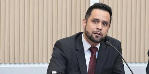 Diputado Jaime Aurioles rechaza acusaciones de líder tianguista
