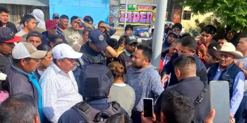 Rescatan a presunto ladrón de intento de linchamiento en Vicente Guerrero