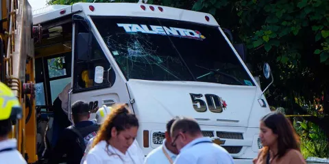 Diputado pide retirar concesión de Ruta 50 tras accidente que dejó 21 lesionados en Puebla