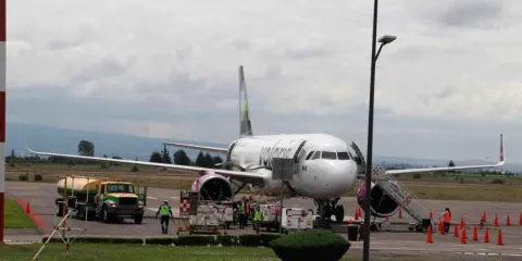 Salió el primer vuelo Puebla-Los Ángeles con Volaris 