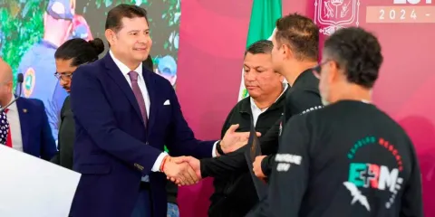 Alejandro Armenta honra valor de espeleólogos y fortalece sistema de Protección Civil