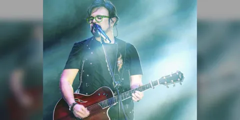 Aleks Syntek llega a Puebla con su gira de 35 Aniversario