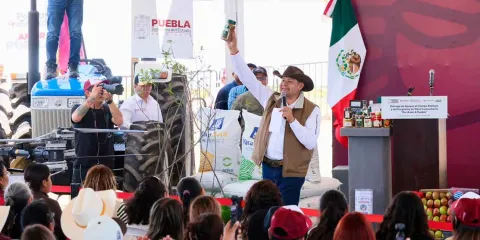 Armenta anuncia bulevar turístico entre Chignahuapan y Zacatlá