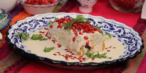 El Burladero inaugura temporada de Chiles en Nogada con ingredientes poblanos