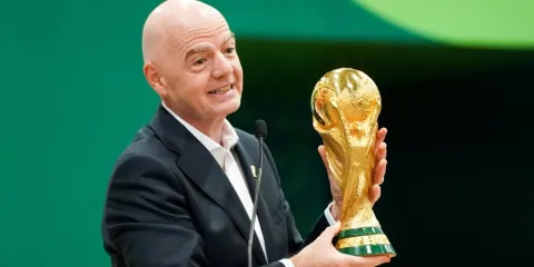 Gianni Infantino desata polémica con plan de inversión privada en la Copa del Mundo