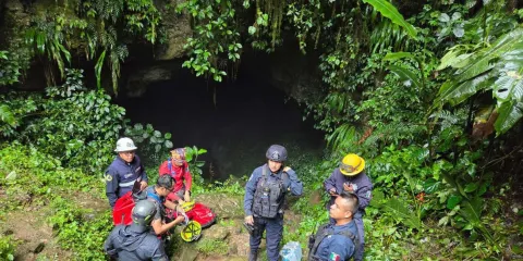 Gobierno investigará operación de guías turísticos tras tragedia en grutas de Cuetzalan