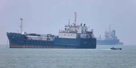 Irán advierte que se acerca la “hora cero” para atacar fuerzas navales de Estados Unidos
