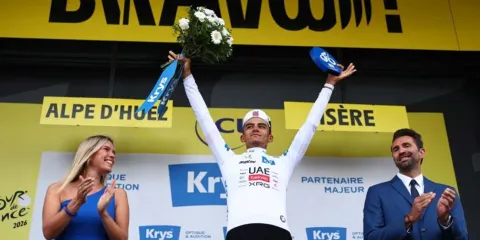 Isaac del Toro rompe récord y asegura un lugar en el podio del Tour de Francia