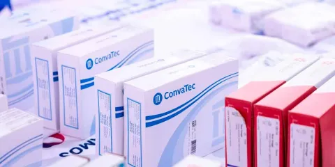 Lupita Cuautle entrega medicamentos y apoyos del programa “Cambiando Vidas” en San Andrés Cholula