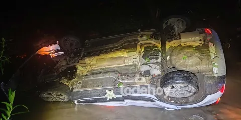 Muere hombre tras caer con su vehículo a una barranca en San Matías Tlalancaleca