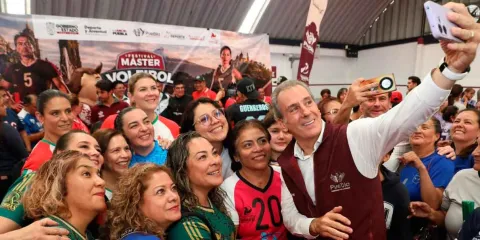 Pepe Chedraui sostiene encuentro con equipos poblanos rumbo al Festival Máster de Voleibol