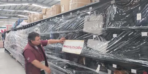 Profeco pone sellos a productos asiáticos de Viva Market en Puebla