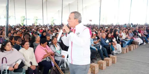 Respalda Pepe Chedraui a familias con entrega de despensas en Bosques de San Sebastián
