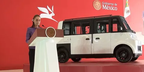 Sheinbaum promoverá inversión mixta para acelerar la producción del auto Olinia