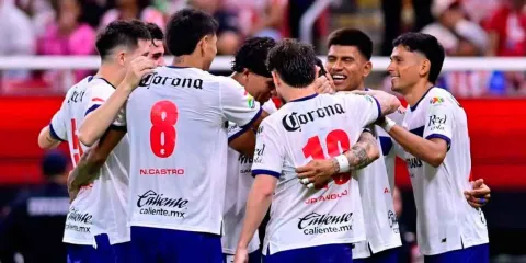 Toluca vence 2-0 a Chivas en el Apertura 2026 y arranca la defensa del título con autoridad