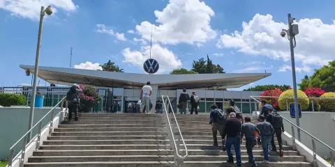 CCE y Coparmex piden acuerdo para evitar huelga en Volkswagen