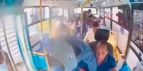 Asalto en Ruta 27 termina a balazos y deja tres pasajeros heridos en Puebla
