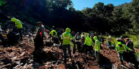 Levantan toneladas de basura en barrancas de Tlahuapan 