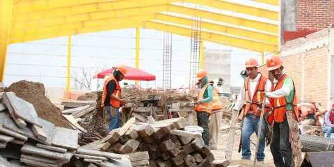“Ediles constructores” acaparan obras con sus empresas y generan desempleo: FxM