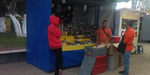 Denuncian reventa de espacios para feria patronal de Chalchicomula