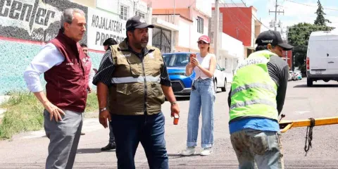 Despliegua Pepe Chedraui cuadrillas de bacheo en la colonia Belisario Domínguez
