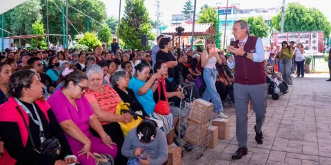 Entrega Pepe Chedraui más de 3 mil apoyos alimentarios a familias de La Libertad