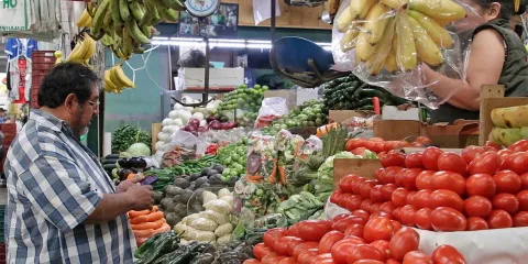 Ventas de ANTAD crecen, pero consumidores mexicanos moderan sus compras