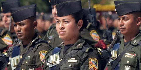 SEP permitirá operar a escuelas militarizadas con nuevos lineamientos en México